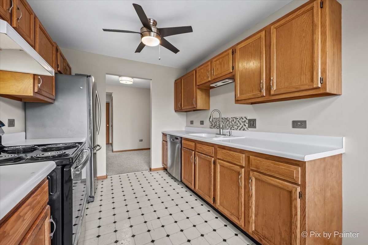 917 Golf Course Road, Unit 2 Crystal Lake, IL 60014 - Photo 8 of 44