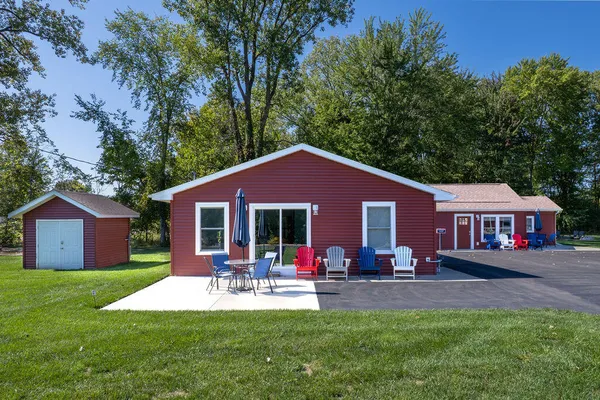 $847,000 | 5568 Paw Paw Lake Road, Coloma, MI 49038