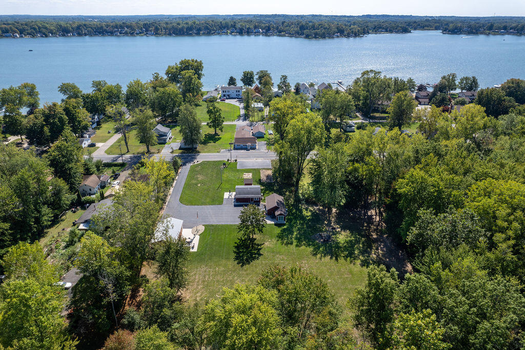 5568 Paw Paw Lake Road Coloma, MI 49038 - Photo 6 of 49 5566PawPawLakeRd-8