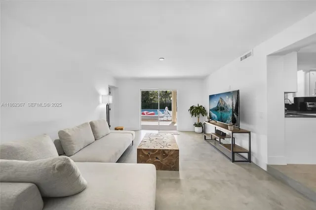 $14,600 | 620 Southwest 22nd Road, Miami, FL 33129