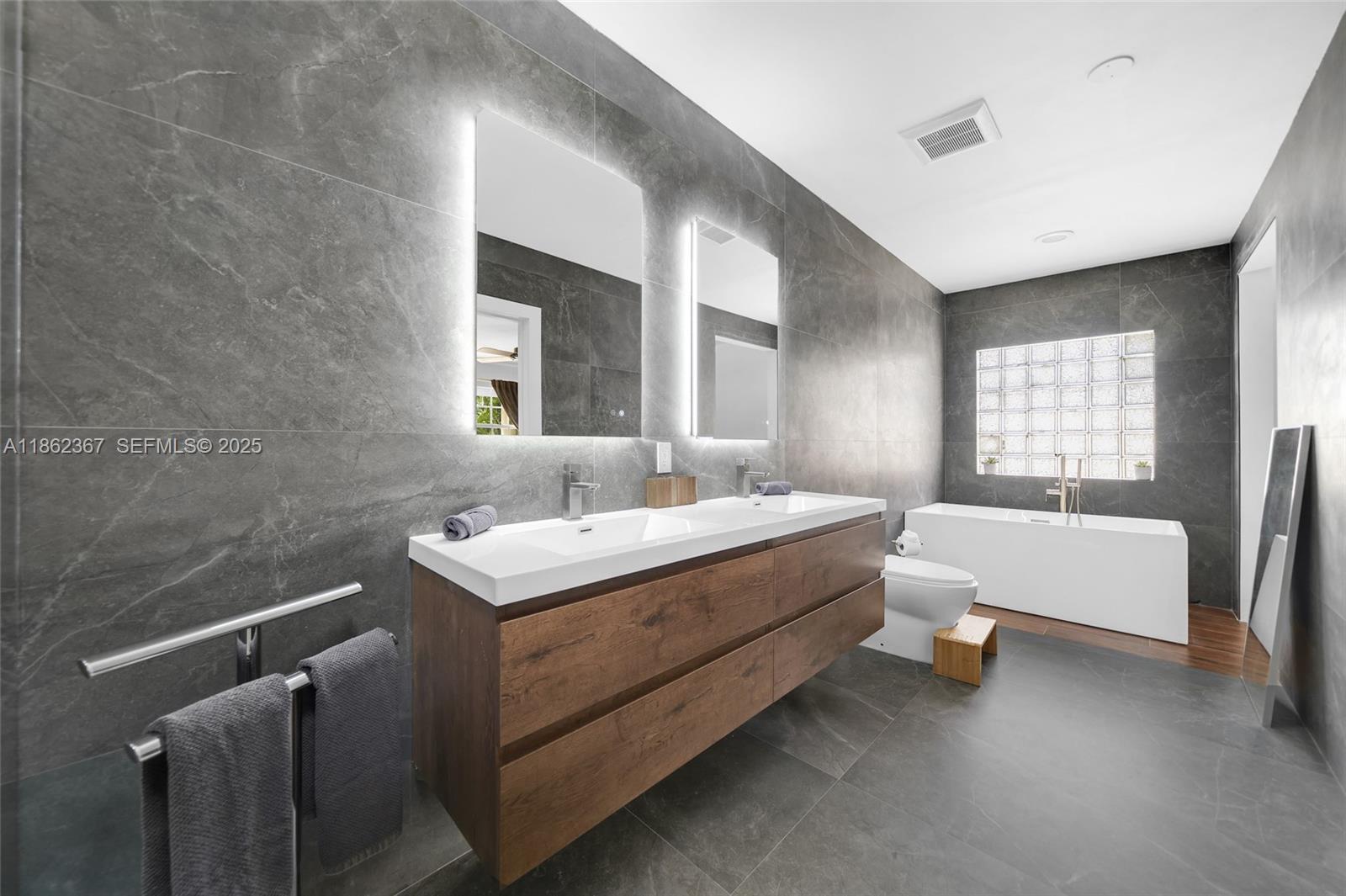 620 Southwest 22nd Road Miami, FL 33129 - Photo 10 of 31