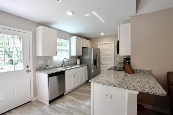 $1,750 | 102 Windsor Drive, Crestview, FL 32539