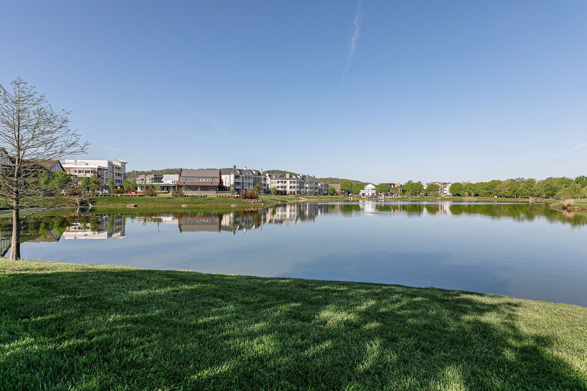 2000 Erwin Street Franklin, TN 37064 - Photo 90 of 97 a view of a lake with houses in the background