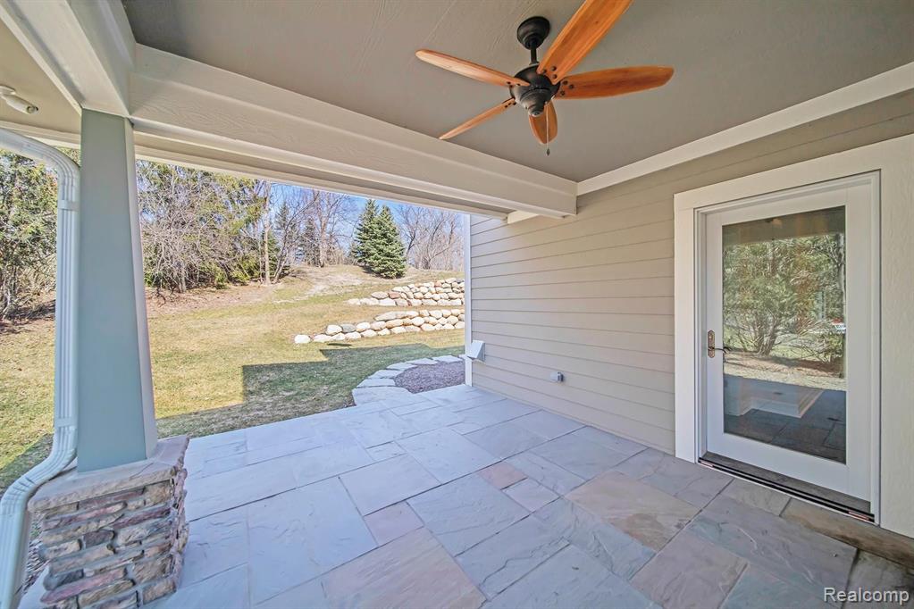 354 Olivewood Court Rochester, MI 48306 - Photo 8 of 77