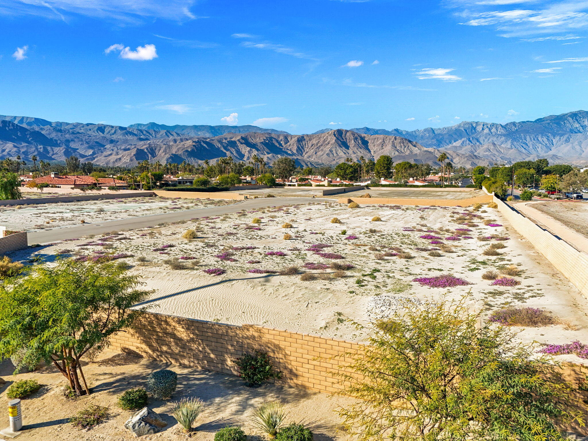 1 Lemay Court Rancho Mirage, CA 92270 - Photo 2 of 8 a view of an ocean and a mountain