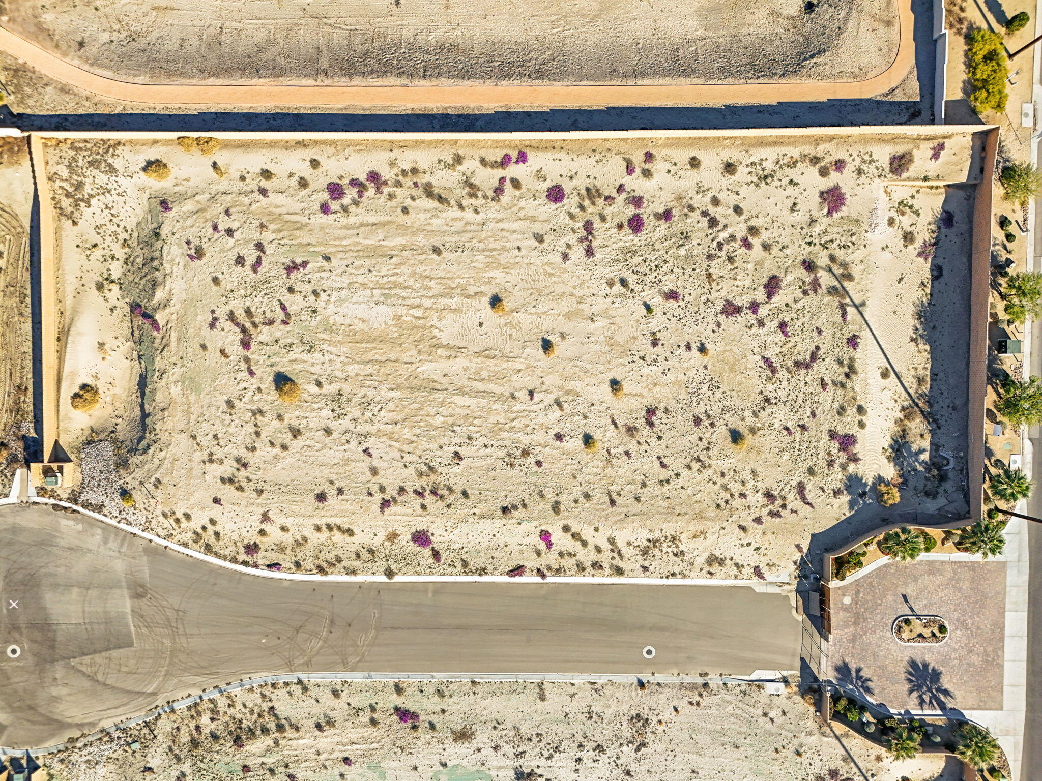 1 Lemay Court Rancho Mirage, CA 92270 - Photo 5 of 8 a view of bathroom with bathtub and shower