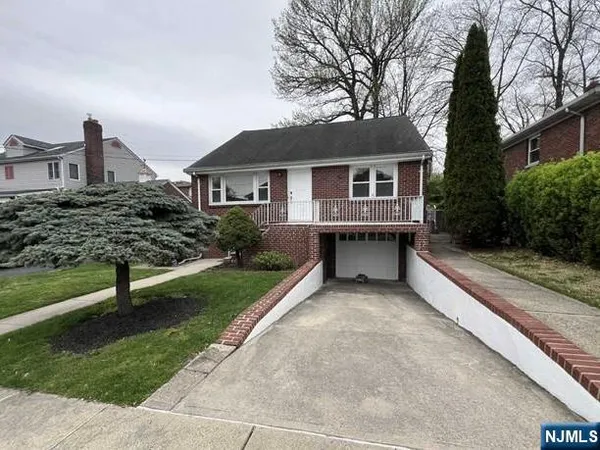 $3,650 | 232 Warwick Avenue, Fort Lee, NJ 07024