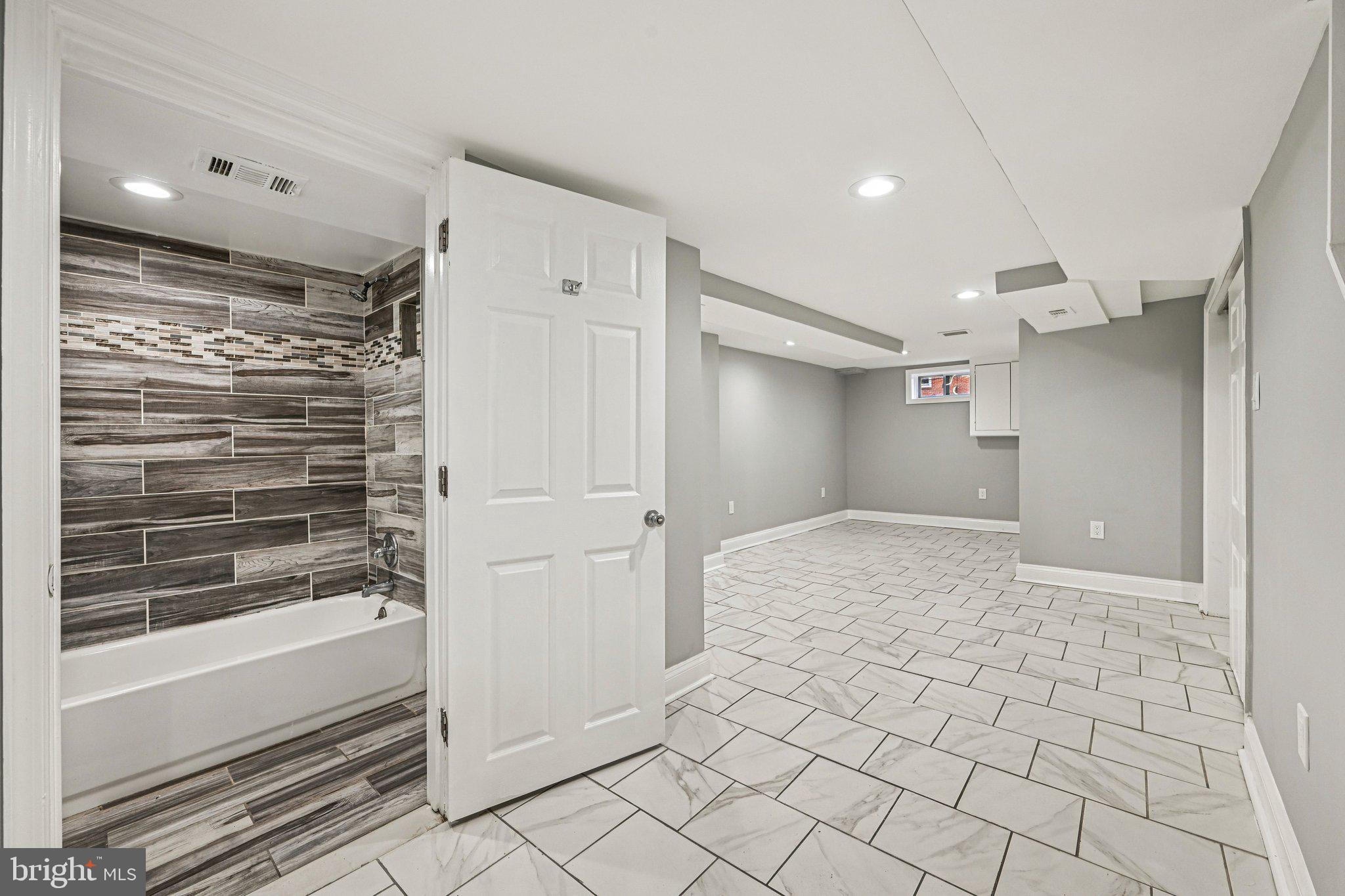 38 Upmanor Road Baltimore, MD 21229 - Photo 25 of 35 a view of empty room