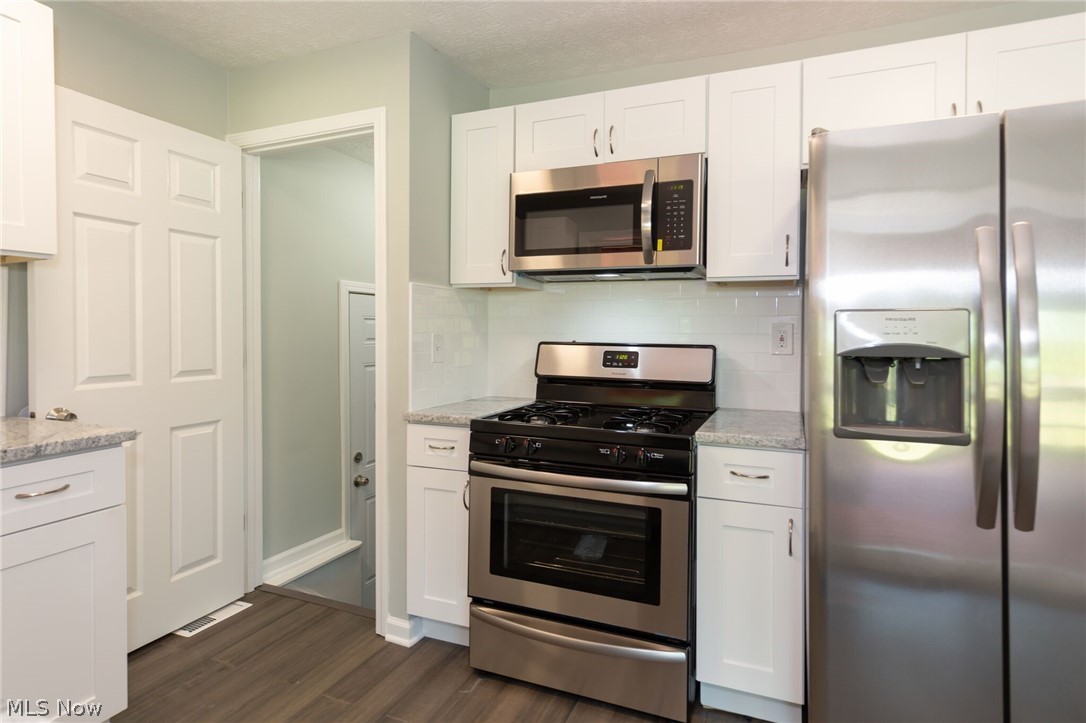 25965 Highland Road Cleveland, OH 44143 - Photo 8 of 26
