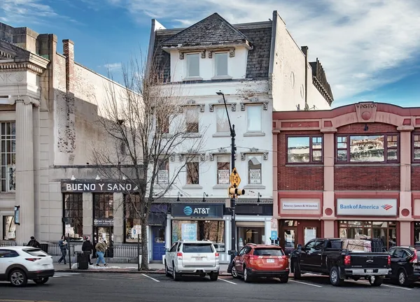 $2,650 | 140 Main Street, Unit 3, Northampton, MA 01060