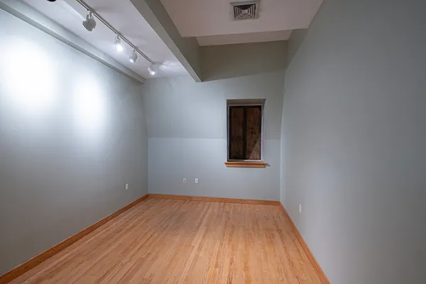 $2,650 | 140 Main Street, Unit 3, Northampton, MA 01060