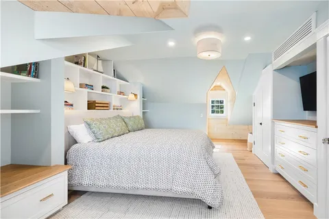 $95,000 | The Point, Newport, RI 02840