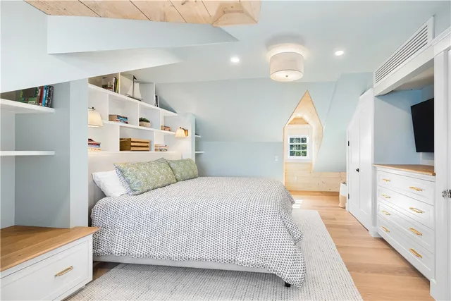 $95,000 | The Point, Newport, RI 02840