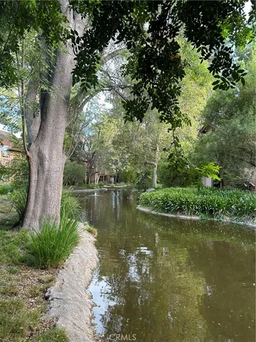 $499,950 | 7050 Shoup Avenue, Unit 208, Canoga Park, CA 91303