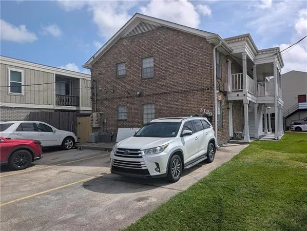 $1,250 | 2129 Pasadena Avenue, Unit C, Metairie, LA 70001