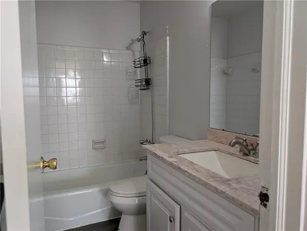 $1,250 | 2129 Pasadena Avenue, Unit C, Metairie, LA 70001