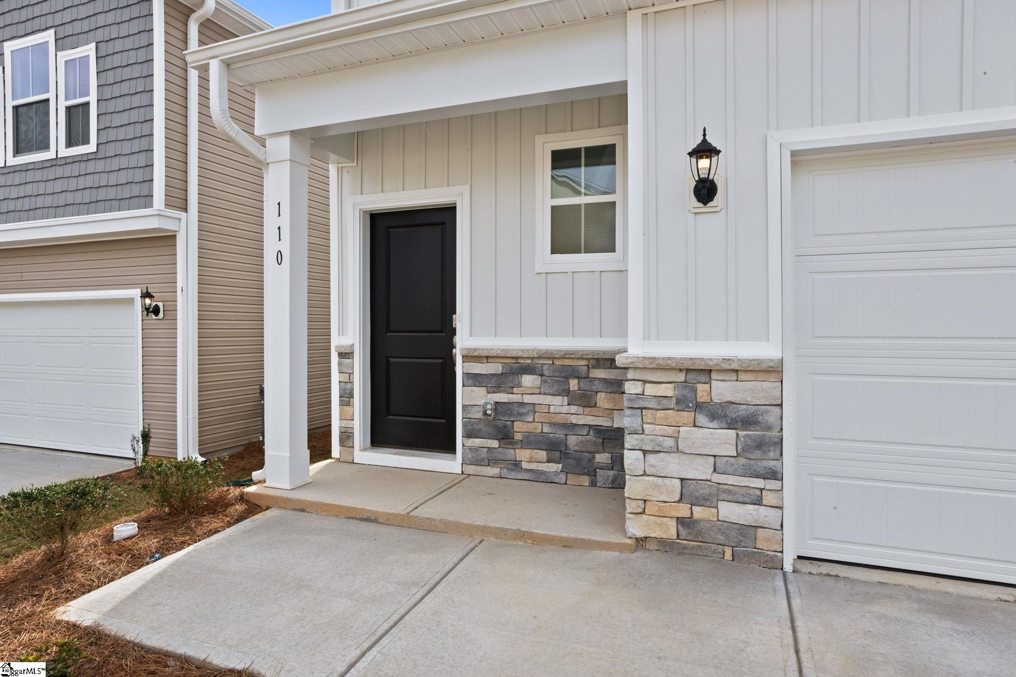110 Wilson School Street Simpsonville, SC 29681 - Photo 3 of 29