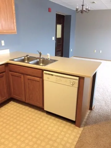 $925 | 109 East Luverne Street, Unit 325, Luverne, MN 56156