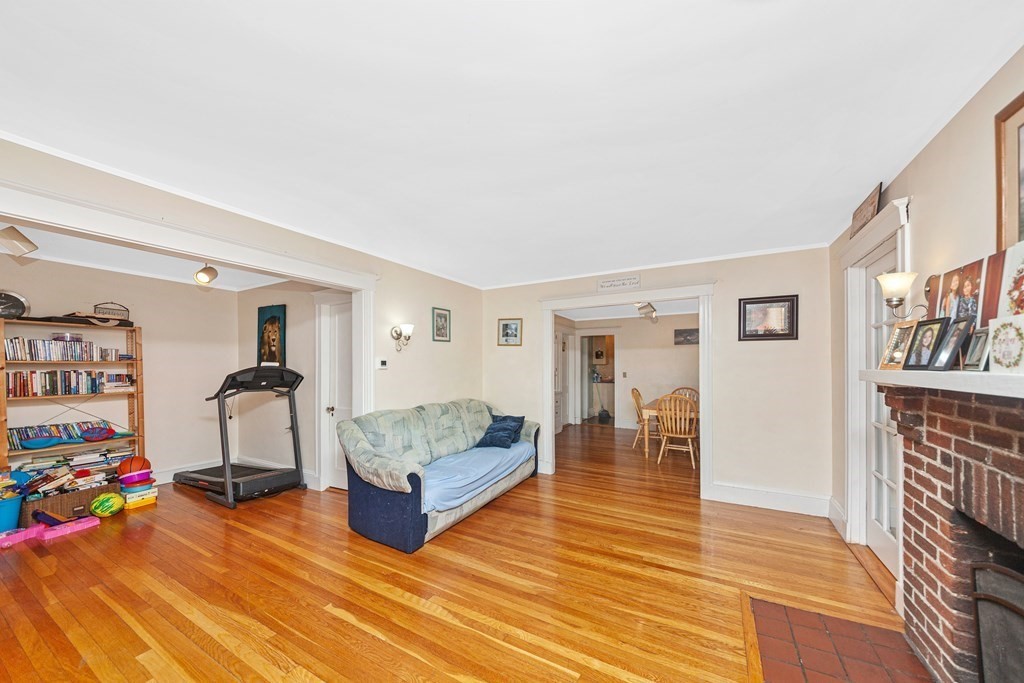 96-98 Withington Road Newton, MA 02460 - Photo 4 of 29