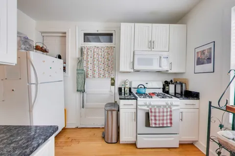 $150,000 | 36 Harrison Street, Unit 2, Oak Park, IL 60304