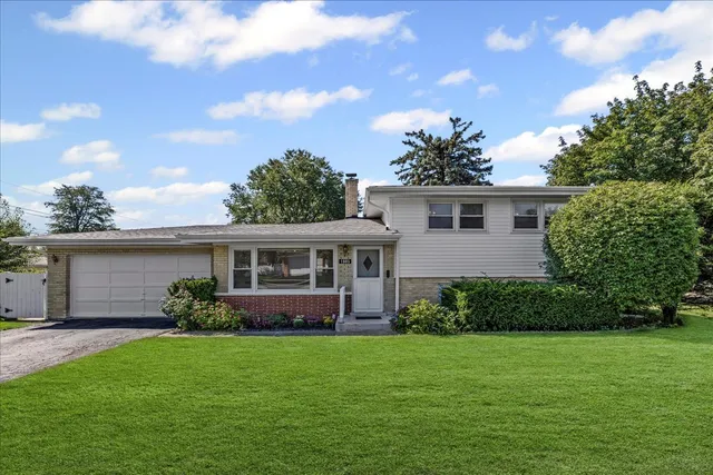 $524,500 | 1605 East Frederick Street, Arlington Heights, IL 60004