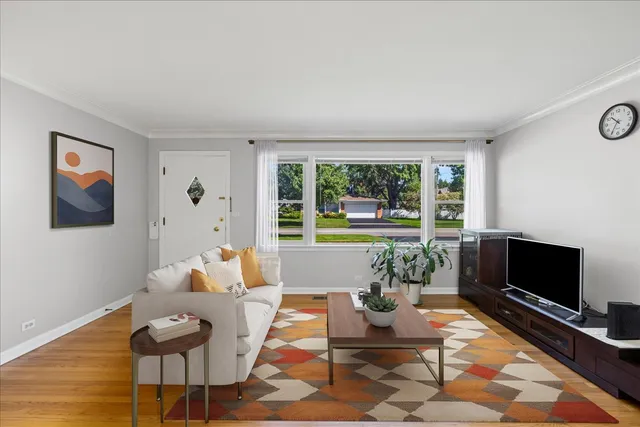 $524,500 | 1605 East Frederick Street, Arlington Heights, IL 60004