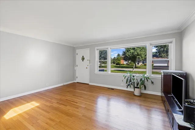 $524,500 | 1605 East Frederick Street, Arlington Heights, IL 60004