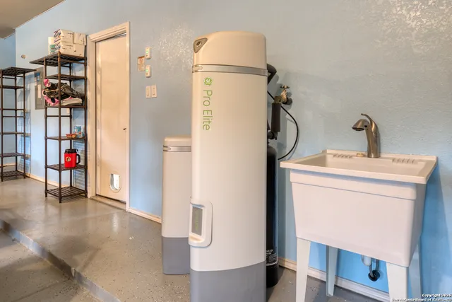 $465,000 | 909 Armour Drive, Cibolo, TX 78108