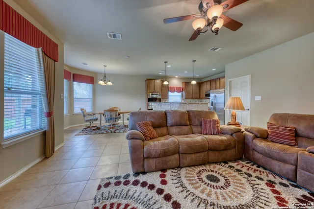 $465,000 | 909 Armour Drive, Cibolo, TX 78108