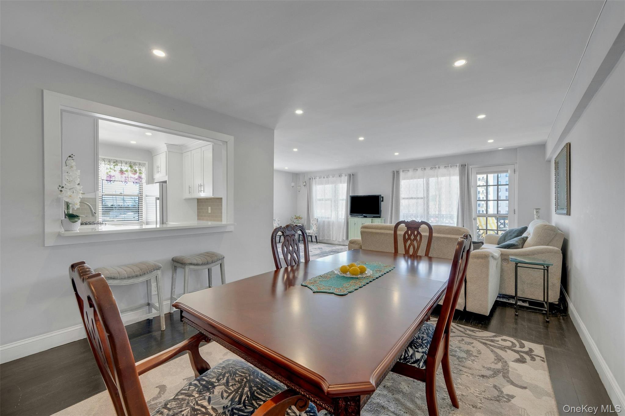 620 Pelham Road, Unit 3C New Rochelle, NY 10805 - Photo 11 of 32 Dining Room