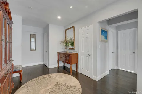 $379,000 | 620 Pelham Road, Unit 3C, New Rochelle, NY 10805