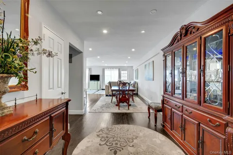 $379,000 | 620 Pelham Road, Unit 3C, New Rochelle, NY 10805
