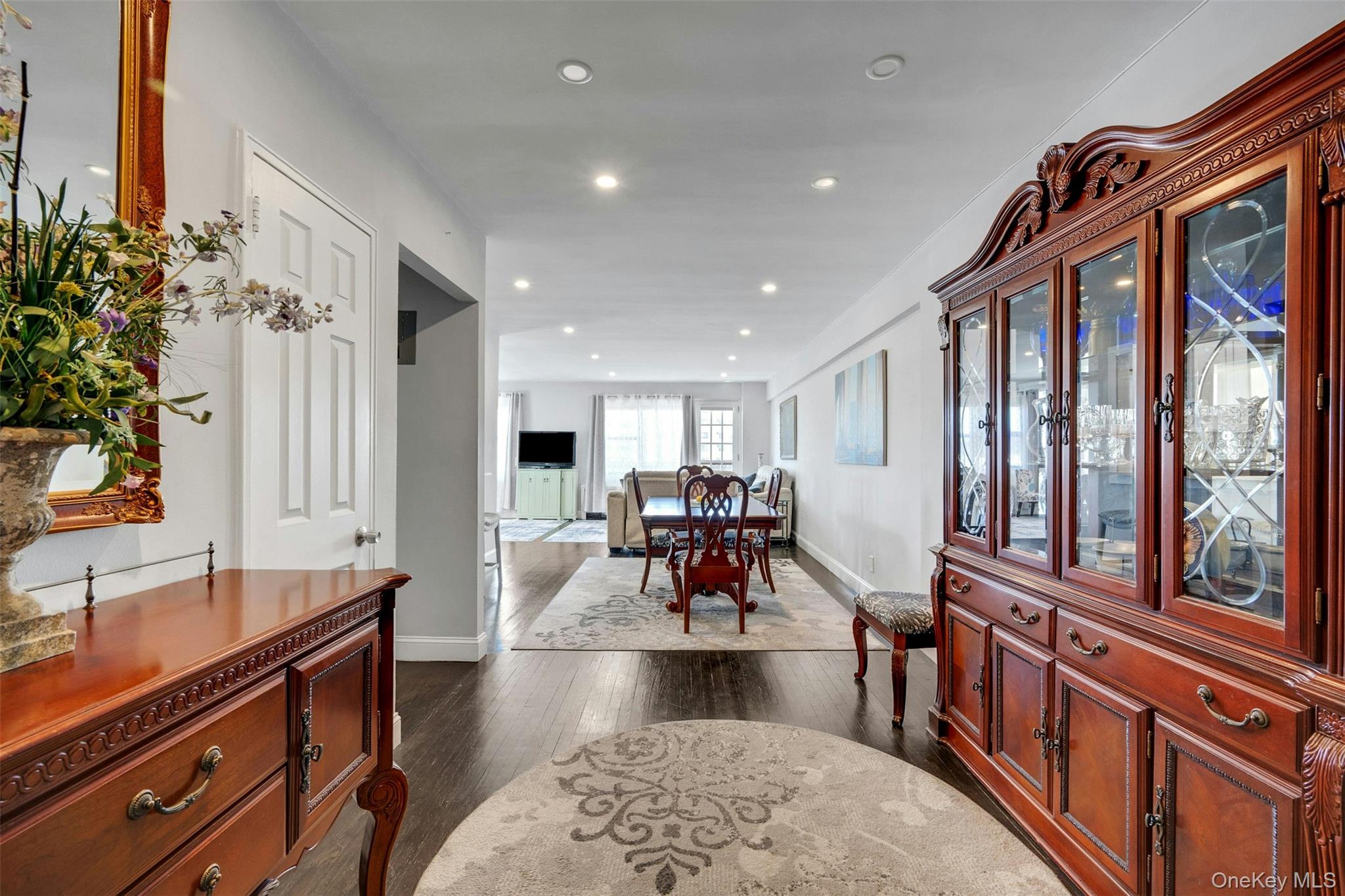 620 Pelham Road, Unit 3C New Rochelle, NY 10805 - Photo 18 of 32 View of Entrance thru Dining Area, Living Room to Terrace.