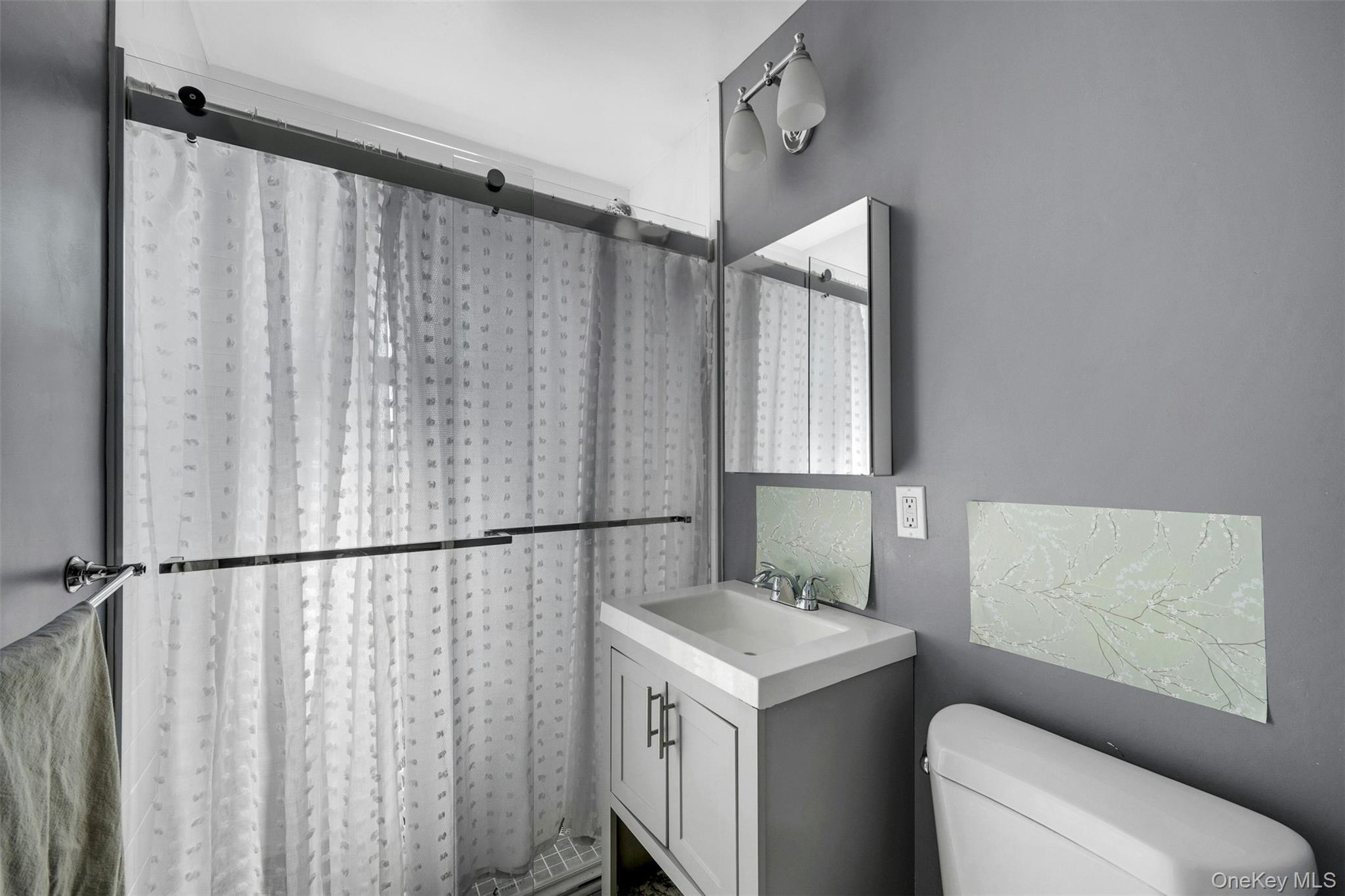 620 Pelham Road, Unit 3C New Rochelle, NY 10805 - Photo 19 of 32 Contemporary Full Bath