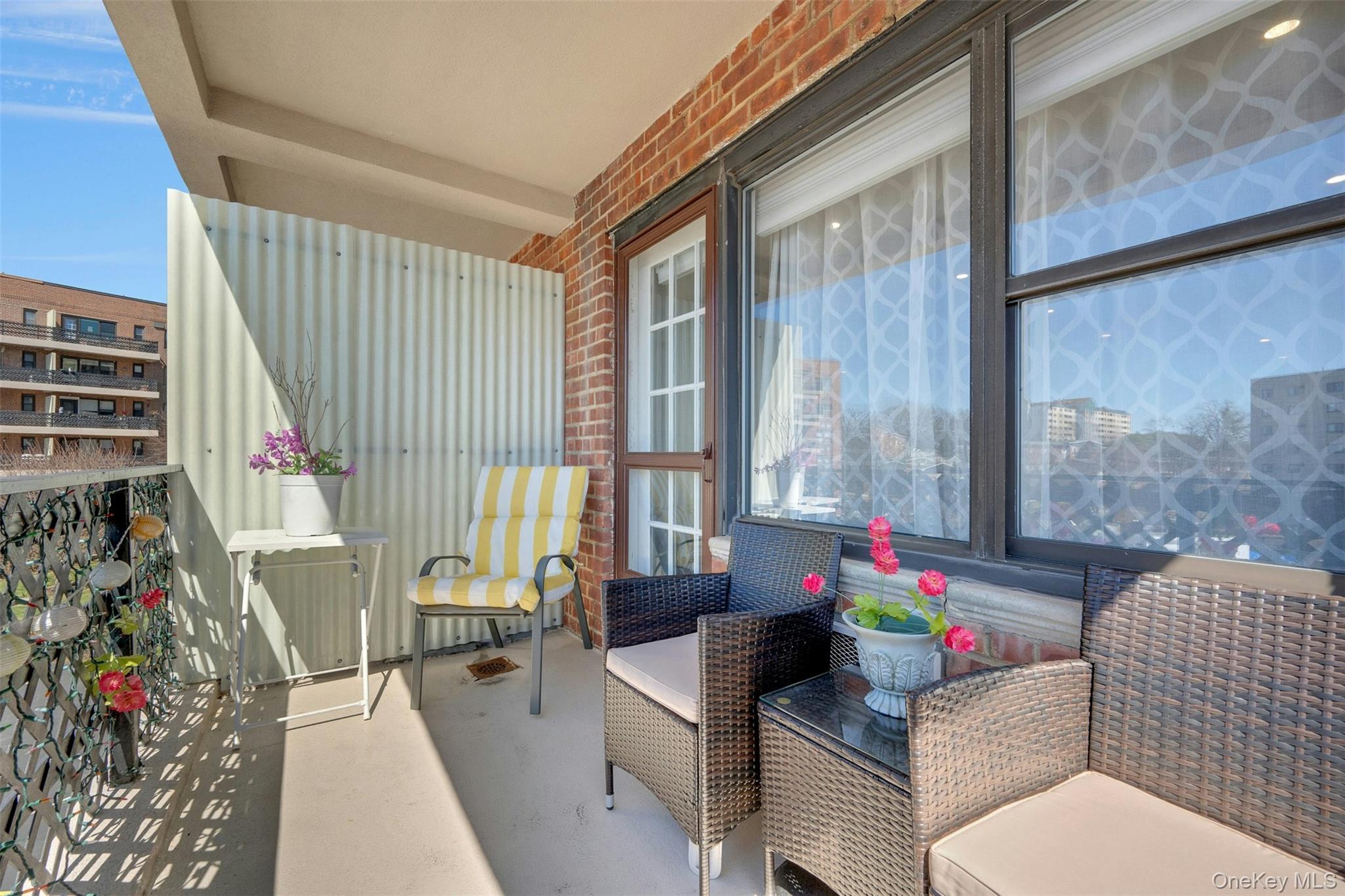 620 Pelham Road, Unit 3C New Rochelle, NY 10805 - Photo 21 of 32 12' 6" x 6' 8" Terrace