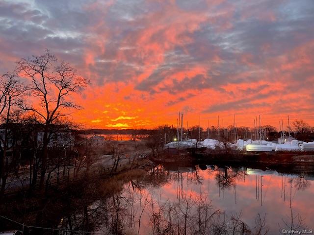 620 Pelham Road, Unit 3C New Rochelle, NY 10805 - Photo 24 of 32 An "actual photo" of this picturesque Sunset from the terrace.