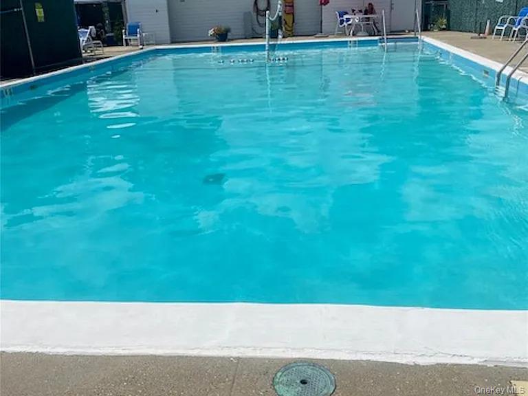 620 Pelham Road, Unit 3C New Rochelle, NY 10805 - Photo 25 of 32 New inground outdoor Pool