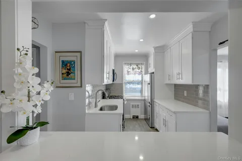 $379,000 | 620 Pelham Road, Unit 3C, New Rochelle, NY 10805