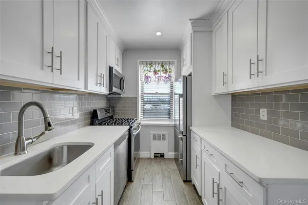 $379,000 | 620 Pelham Road, Unit 3C, New Rochelle, NY 10805