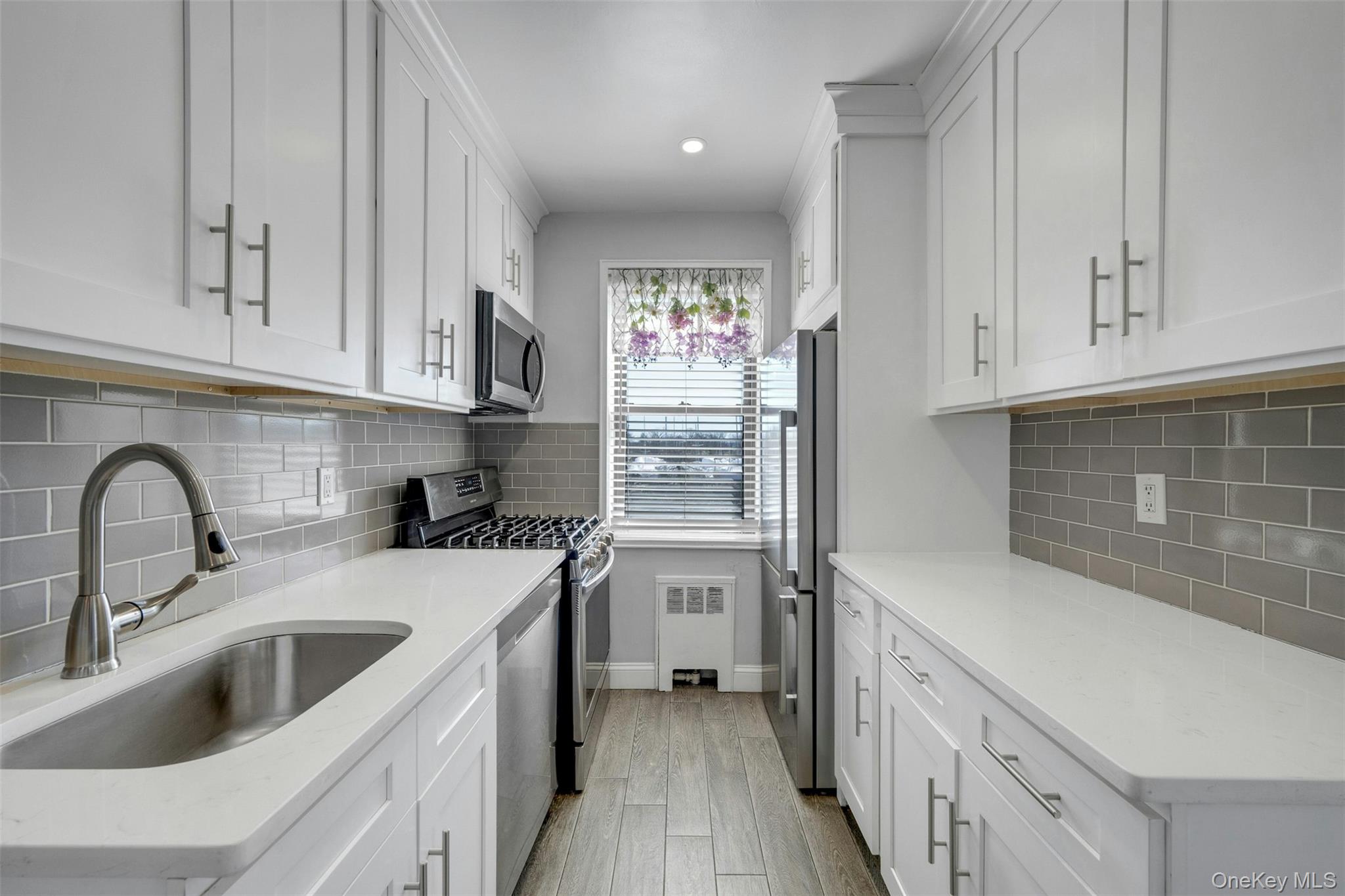 620 Pelham Road, Unit 3C New Rochelle, NY 10805 - Photo 3 of 32 Great counter working space