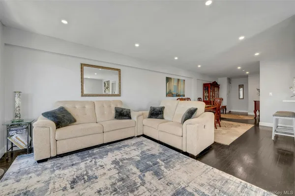 $379,000 | 620 Pelham Road, Unit 3C, New Rochelle, NY 10805