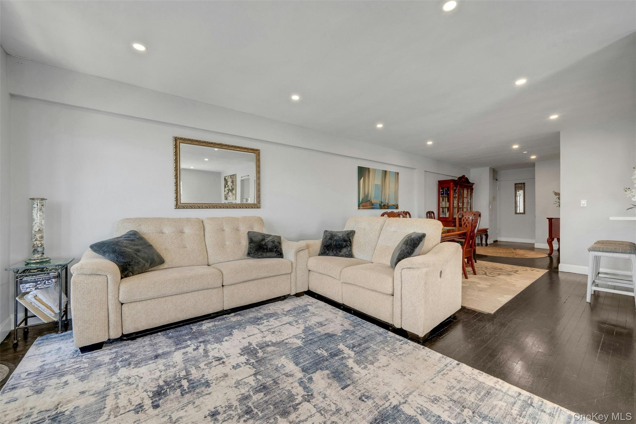 620 Pelham Road, Unit 3C New Rochelle, NY 10805 - Photo 6 of 32 Living Room