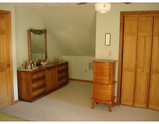 237 Doyle Road Holden, MA 01520 - Photo 8 of 10 Gallery Image 8