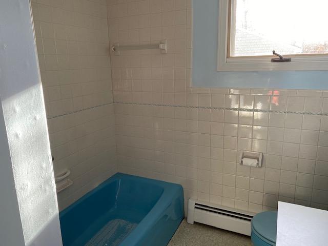 119 Sheaffer Road Centerville, MA 02632 - Photo 18 of 24 a bathroom with a tub
