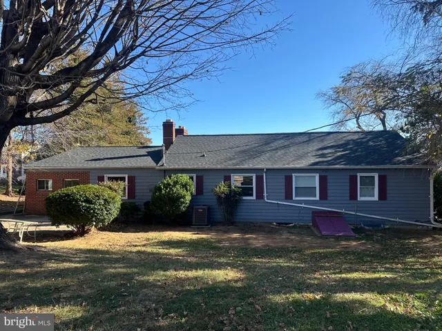 front view of house with a yard