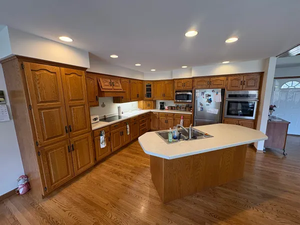 $549,900 | W9221 Amber Lane, Clintonville, WI 54929