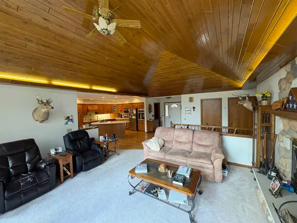 $549,900 | W9221 Amber Lane, Clintonville, WI 54929
