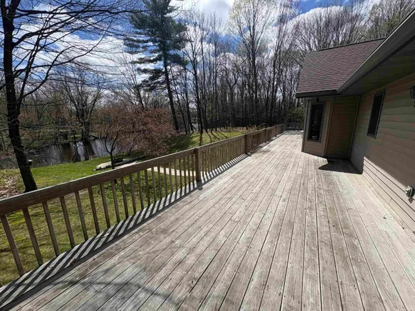 $549,900 | W9221 Amber Lane, Clintonville, WI 54929