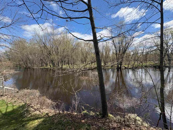 $549,900 | W9221 Amber Lane, Clintonville, WI 54929