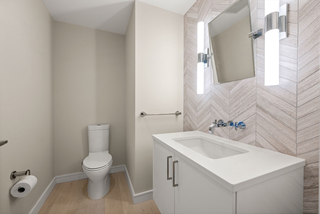 110 Broad Street, Unit 901 Boston, MA 02110 - Photo 11 of 26
